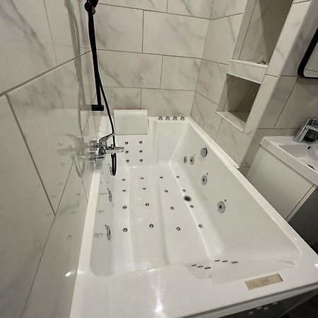 Studio Jaccuzzi A 2 Min Davignon Les Angles  المظهر الخارجي الصورة